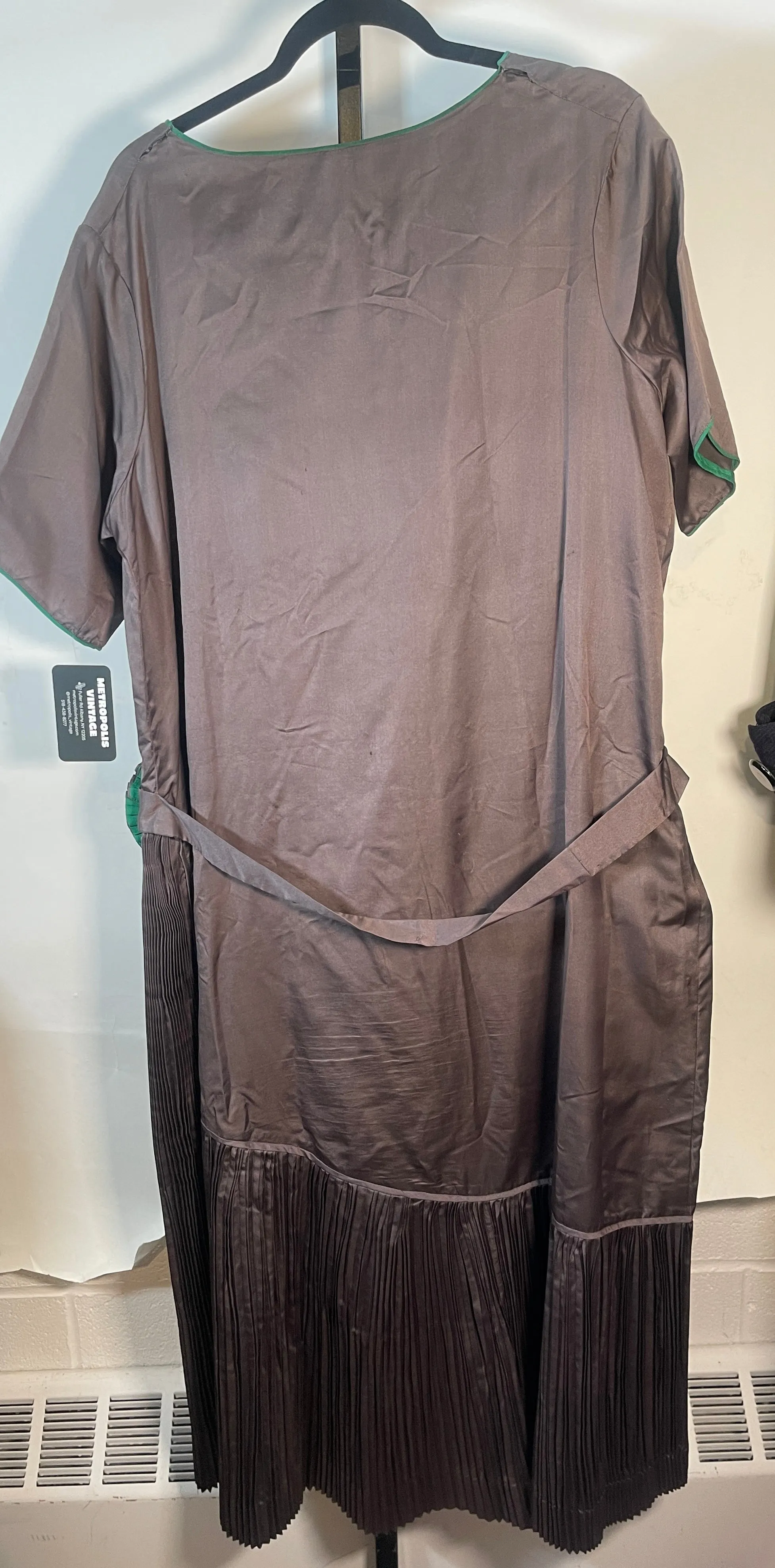 1920s Original LARGE DRESS Bust 48", Mini Pleats, flower
