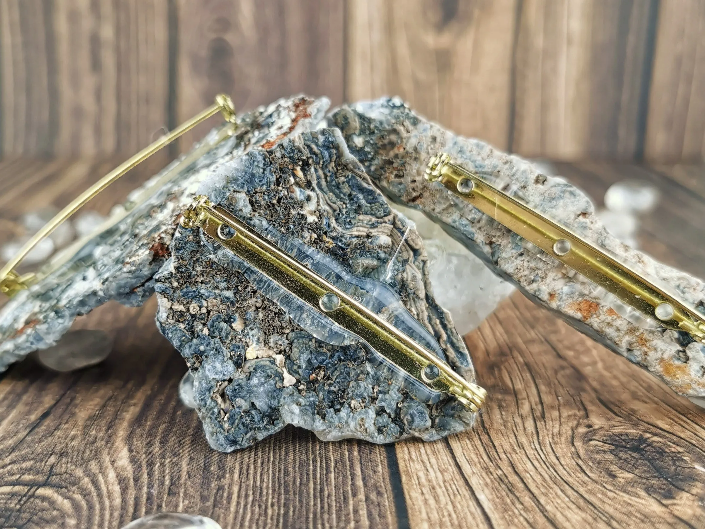Chalcedony Conchive Pins