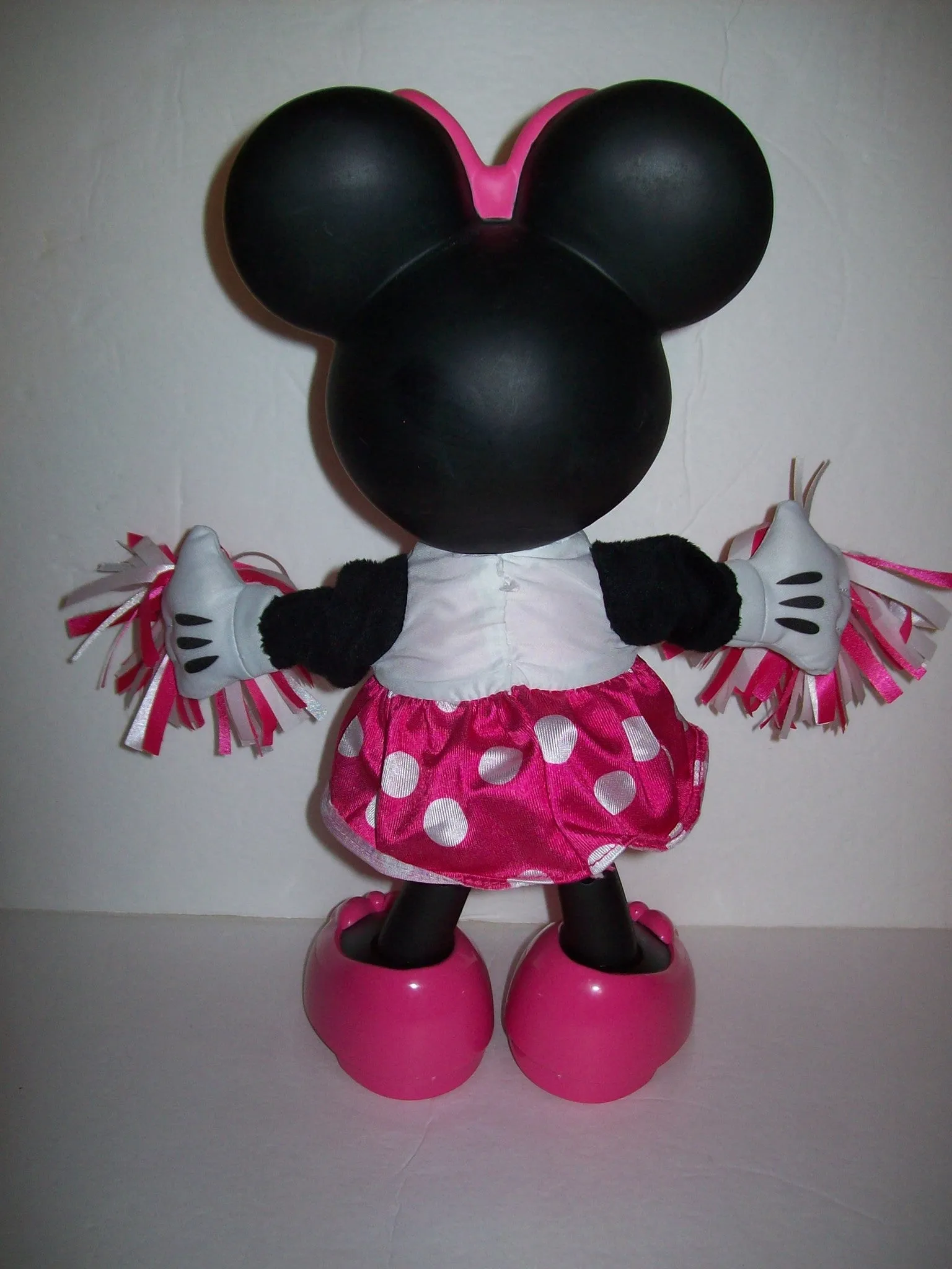 Cheerin' Minnie Fisher Price Doll