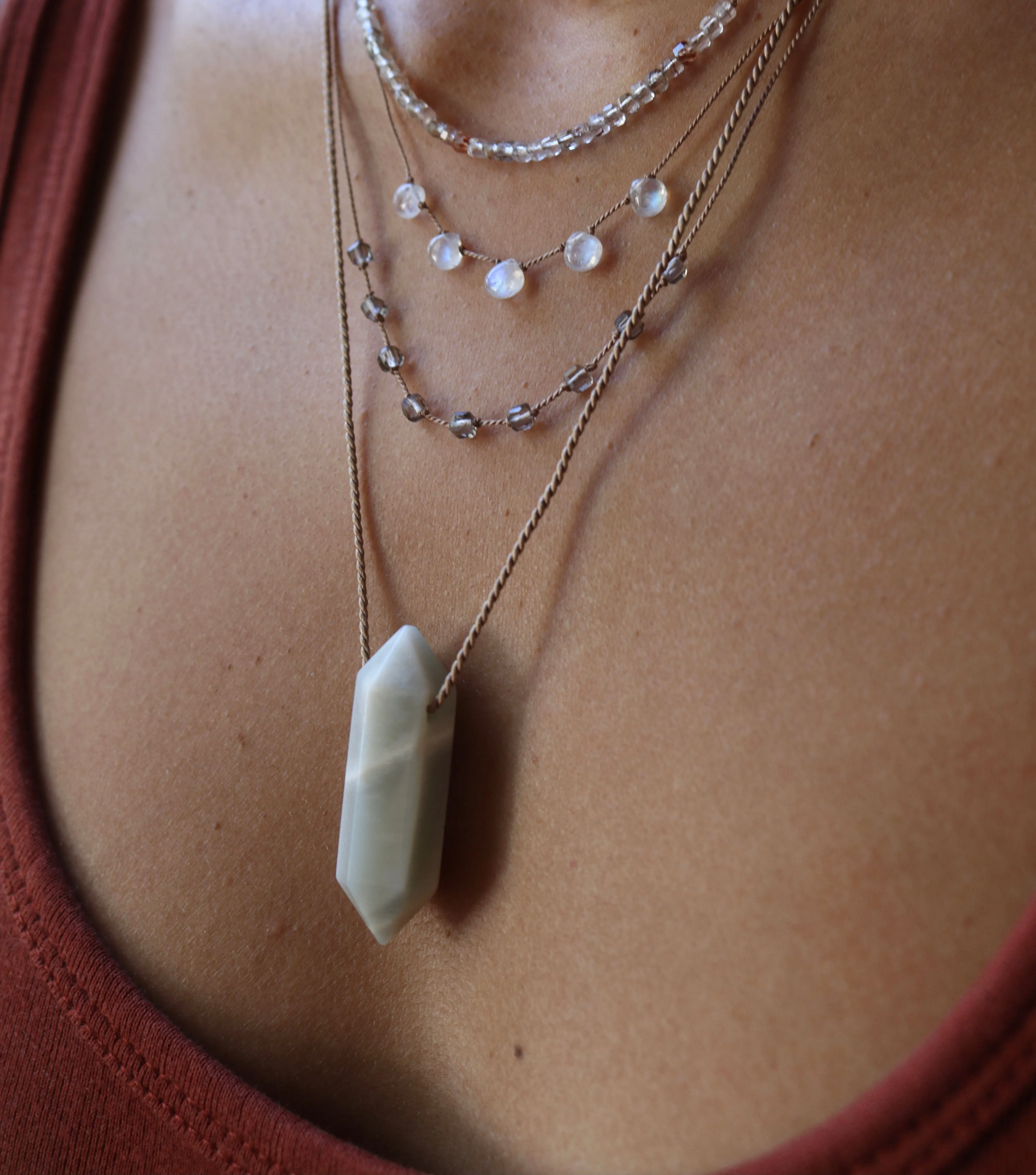 GREY MOONSTONE DOUBLE TERMINATED POINT NECKLACE