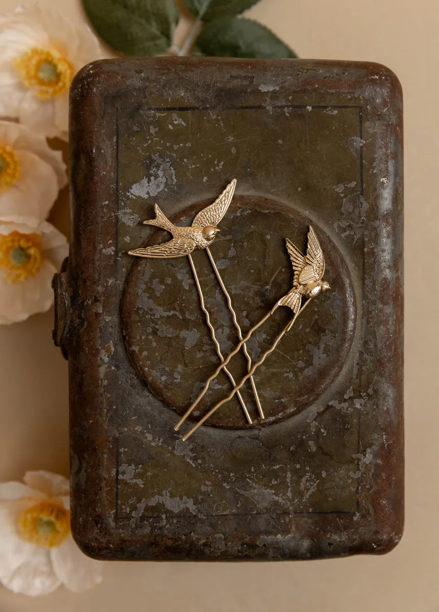 Sparrow Pins in Sand Gold