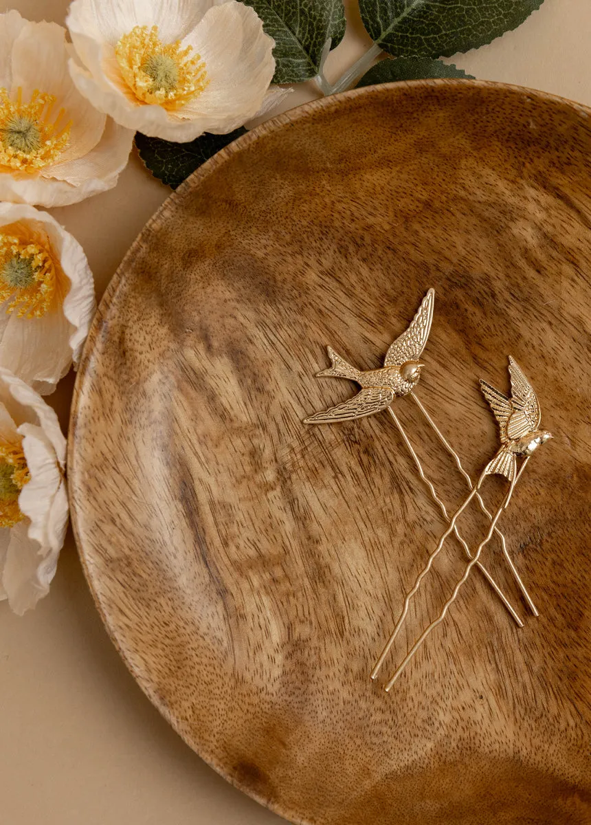 Sparrow Pins in Sand Gold