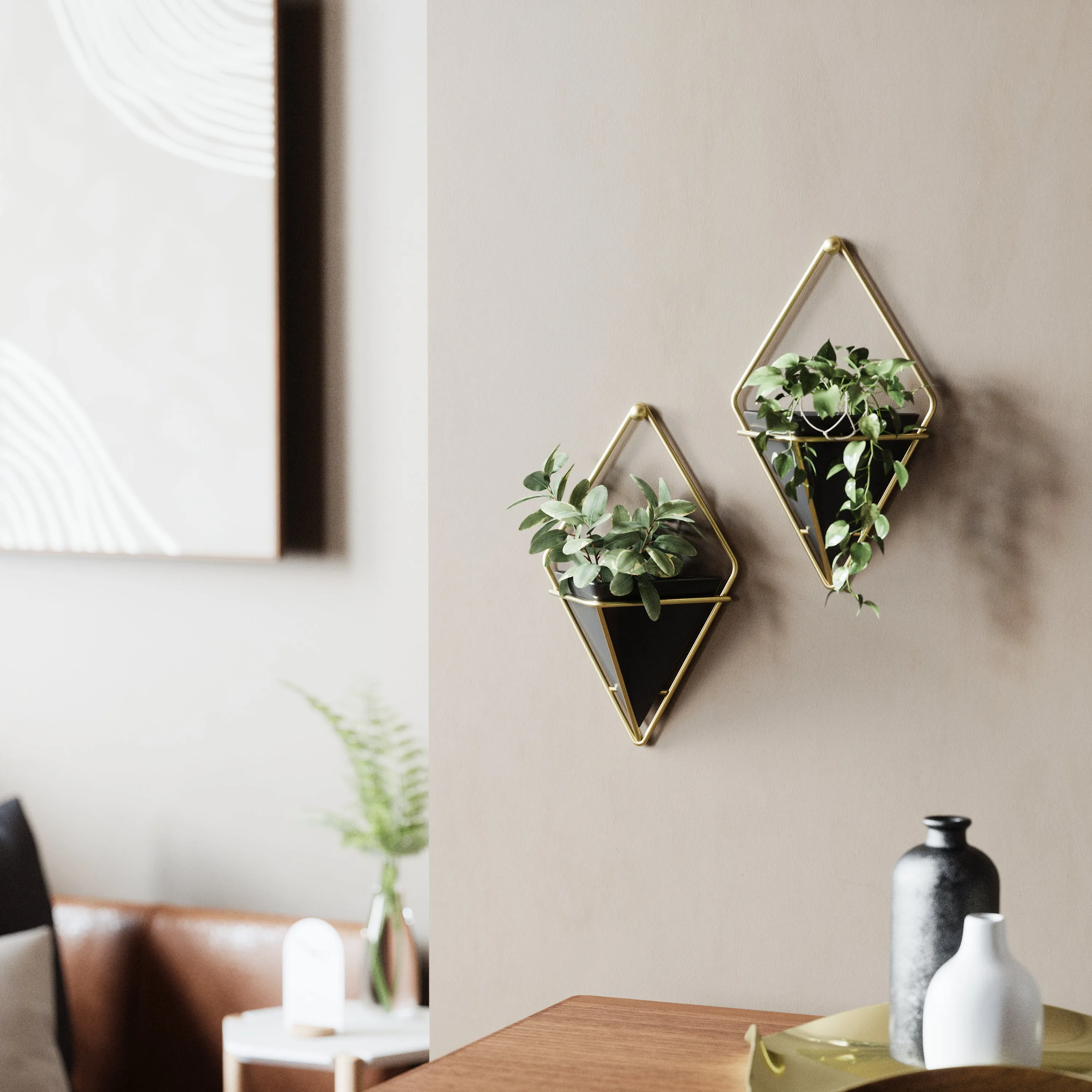 TRIGG WALL DISPLAY