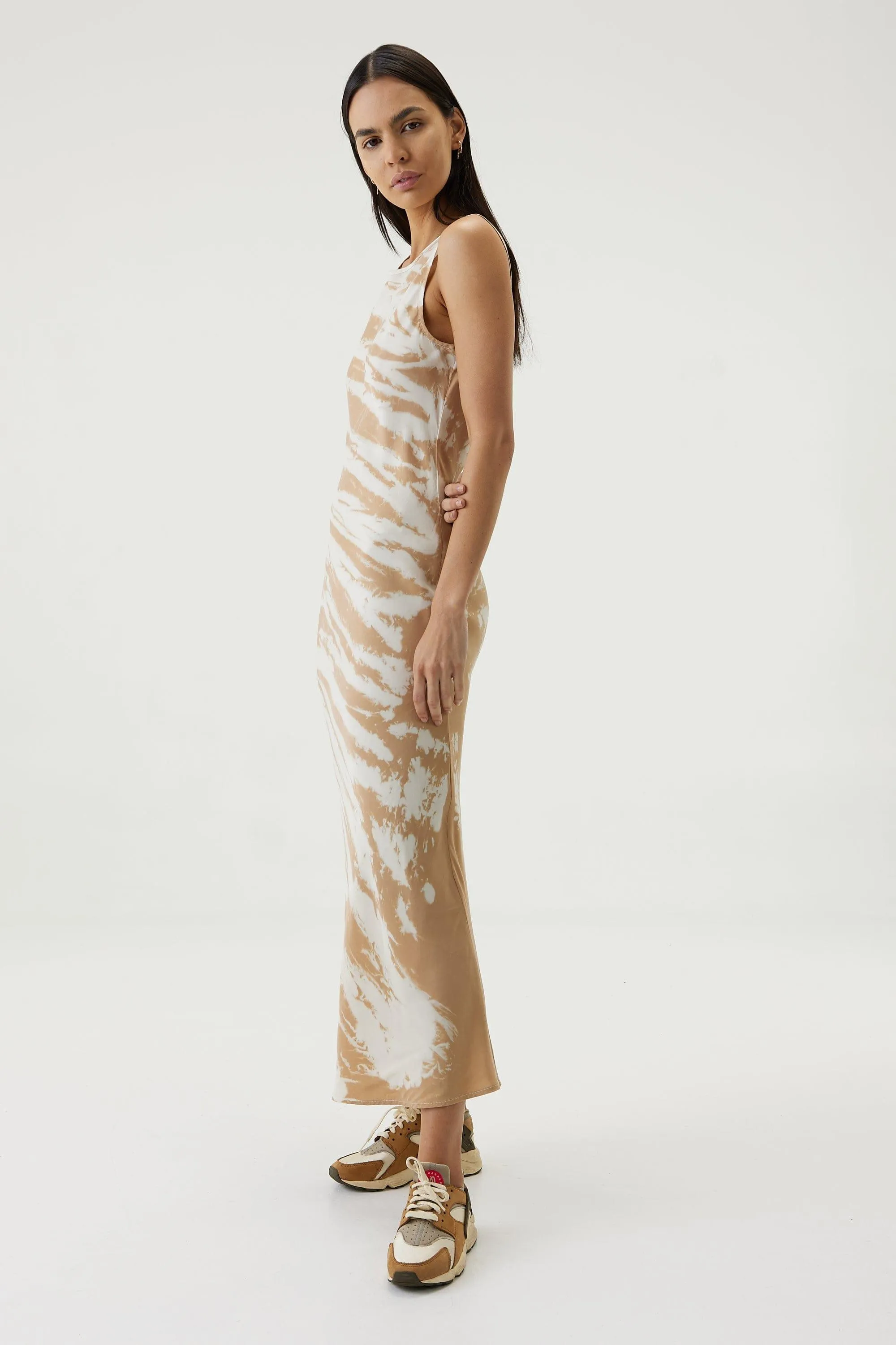 TWIST THROUGH BIAS TANK MAXI | TAN TIE DYE