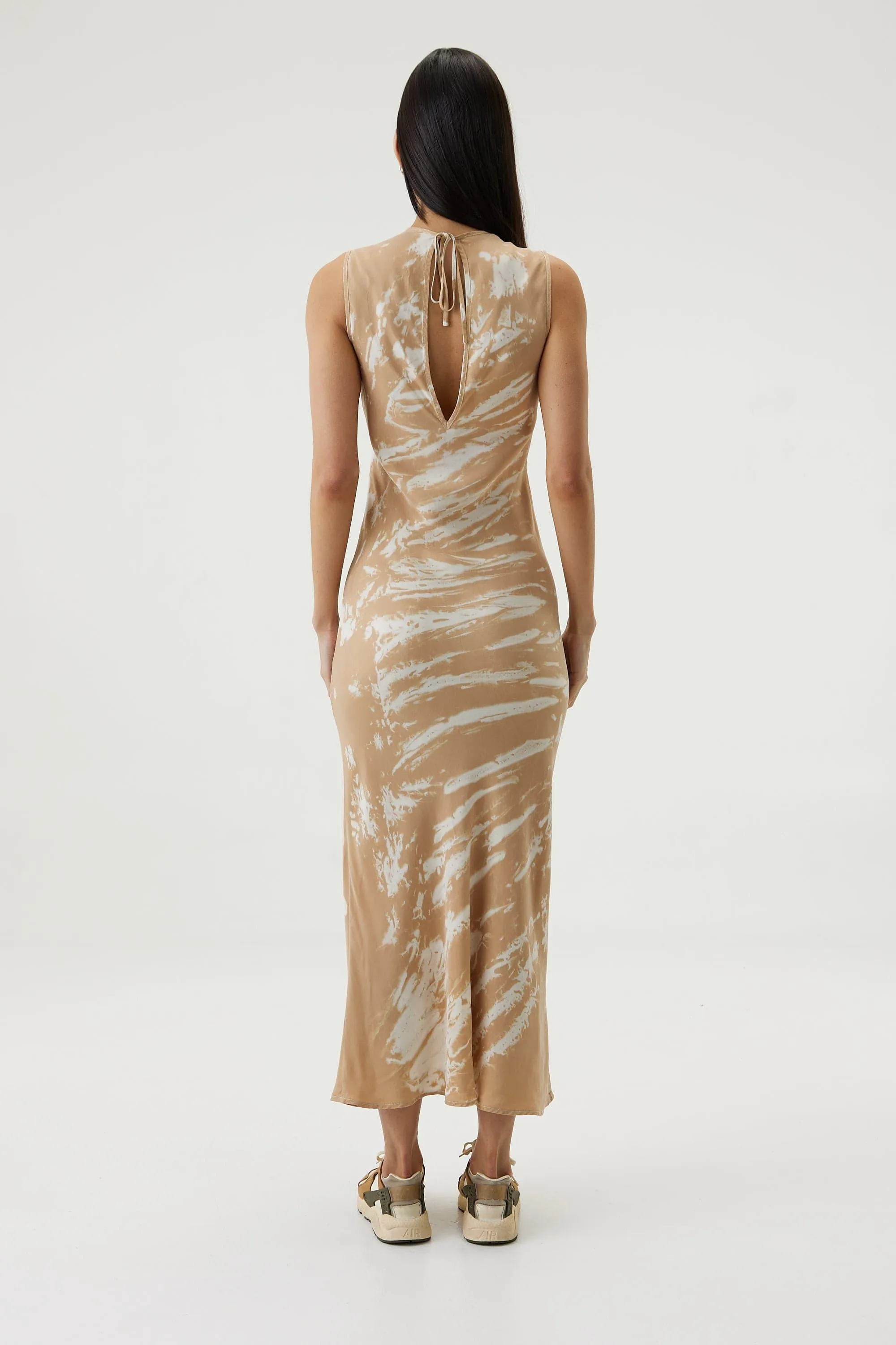 TWIST THROUGH BIAS TANK MAXI | TAN TIE DYE