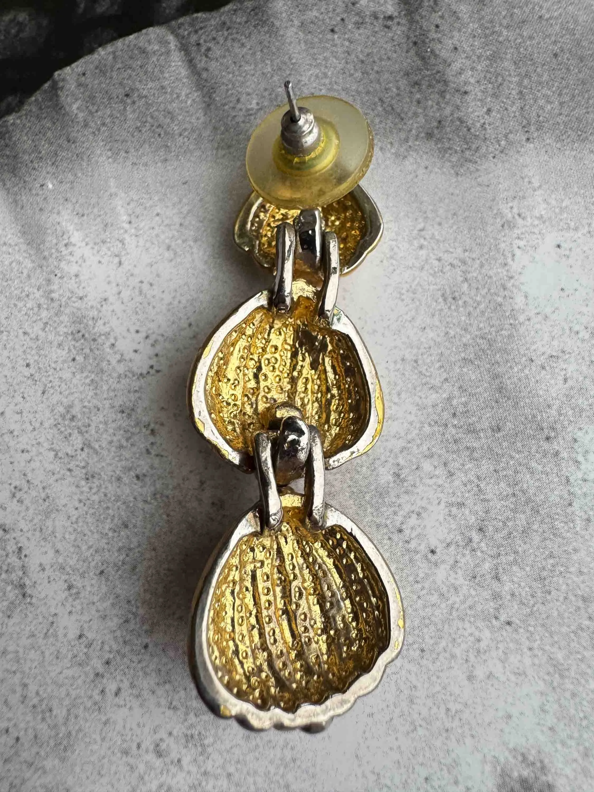 Vintage Gold Cascading Shell Earrings – Glamorous 1980s Dangle